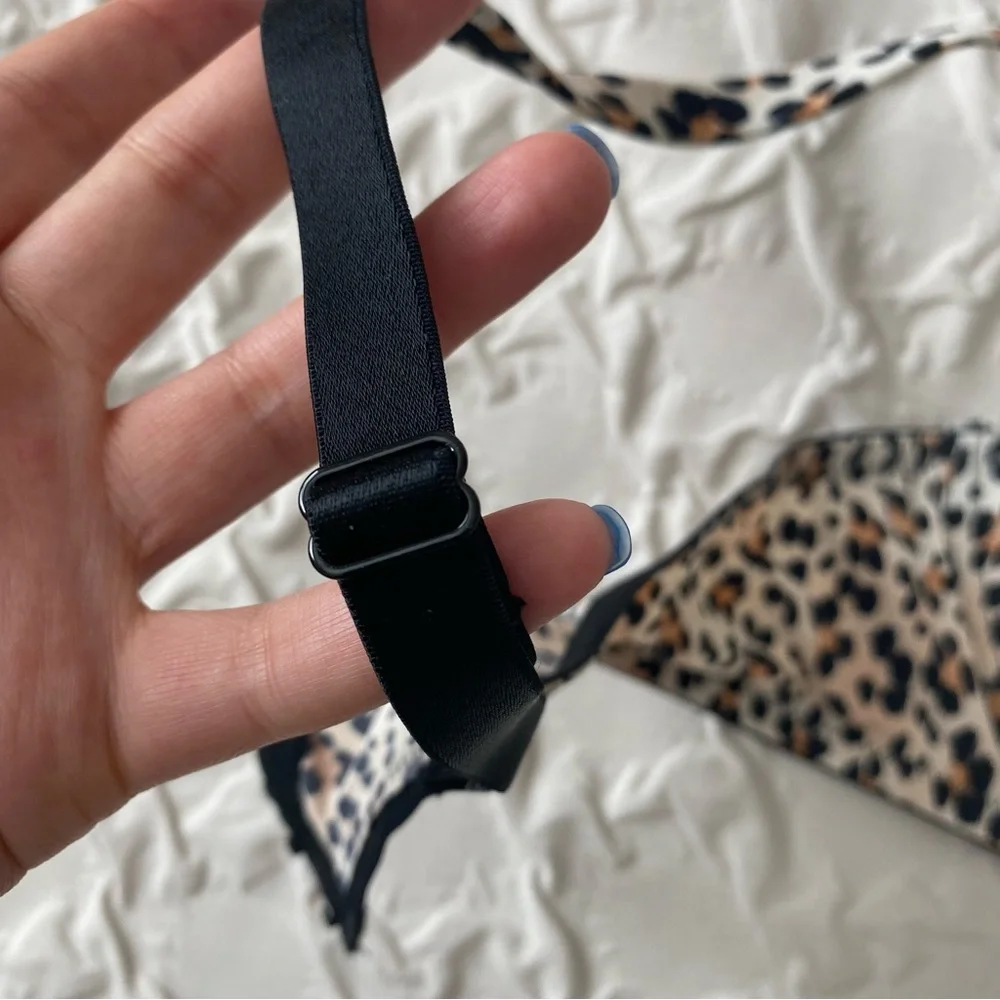 DreamFit || bundle of black and leopard bras